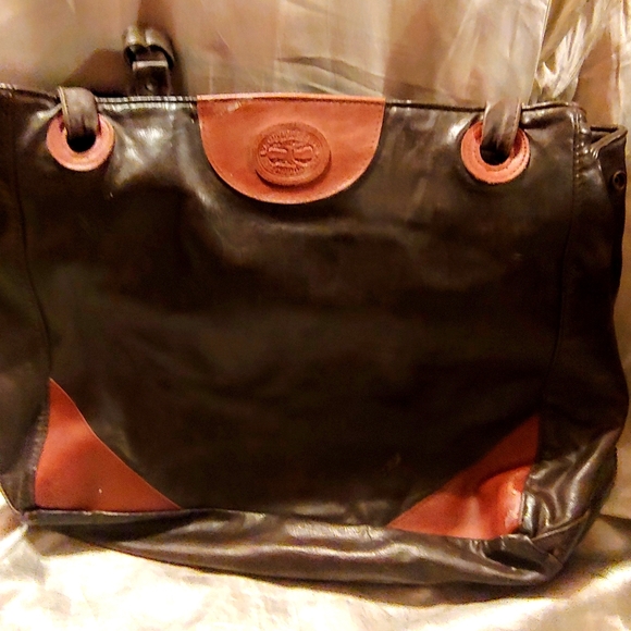 Handbags - Picture 4 of 12